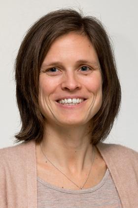 Dr. Eveleen Buelens
