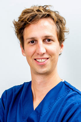 Dr. Maarten Criel