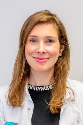 Dr. Nele Czech